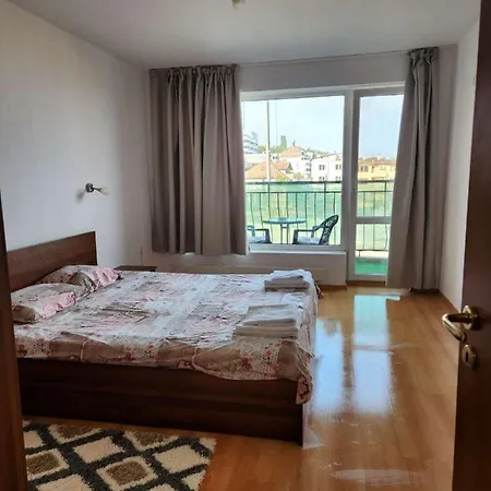 Sea Breeze Apartment